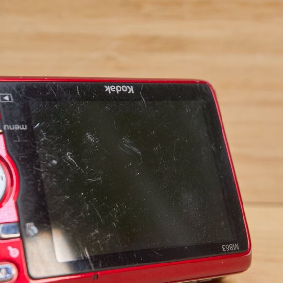 Kodak Easyshare M863 8.2 MP Digital Camera, with 3xOptical Zoom (Red) - Picture 8 of 8